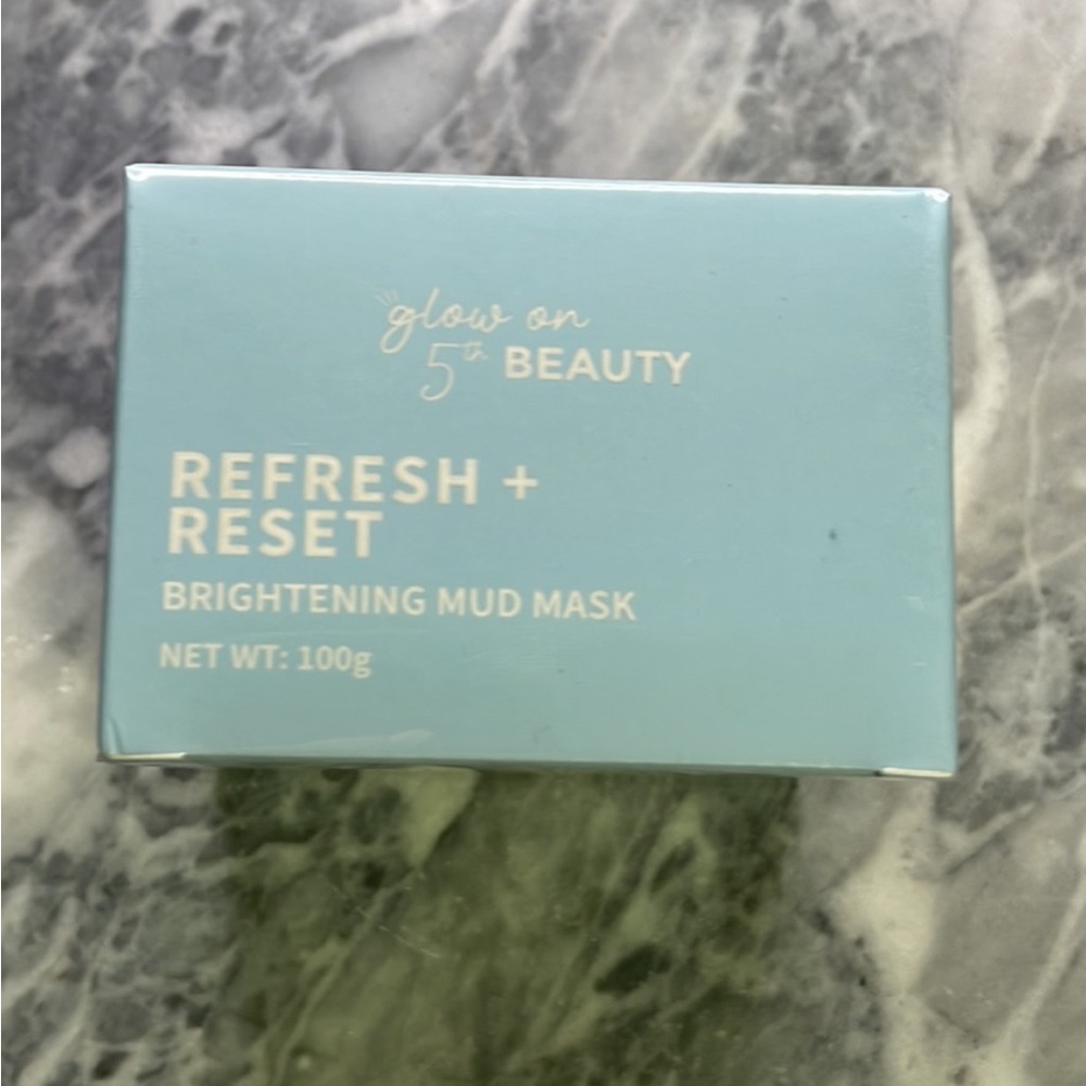 New Glow On 5th Beauty Refresh Reset Mud Mask